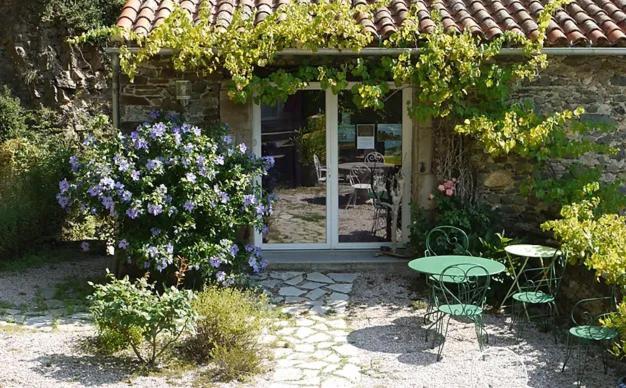Les Jardins De Lumiere Bed & Breakfast Brusque Exterior foto